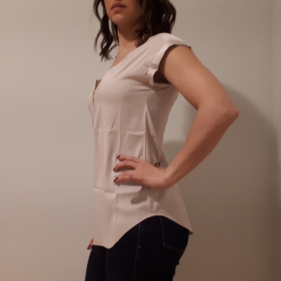 NWT Express Zippered Top - Picture 5 of 6